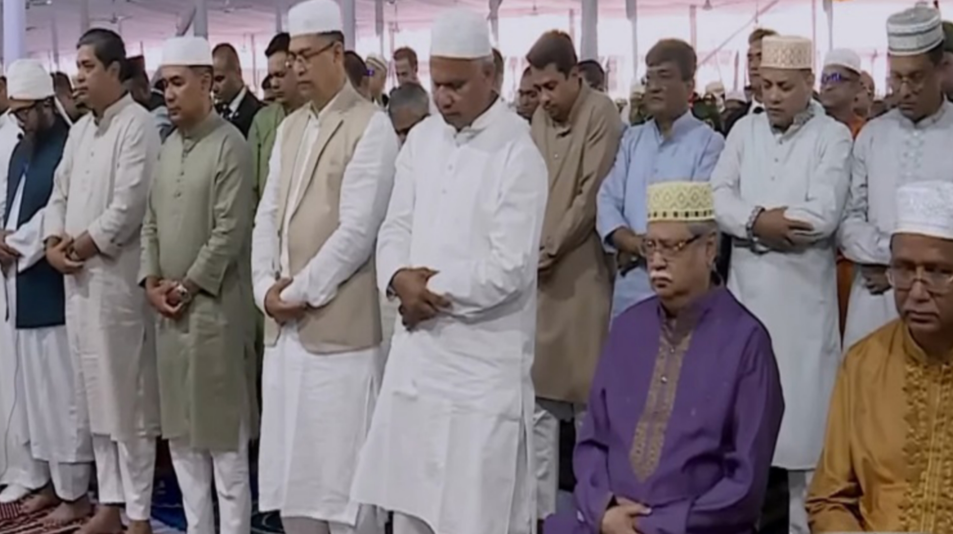 জাতীয় ঈদগাহে একসঙ্গে নামাজ আদায় করলেন রাষ্ট্রপতি-প্রধানমন্ত্রী