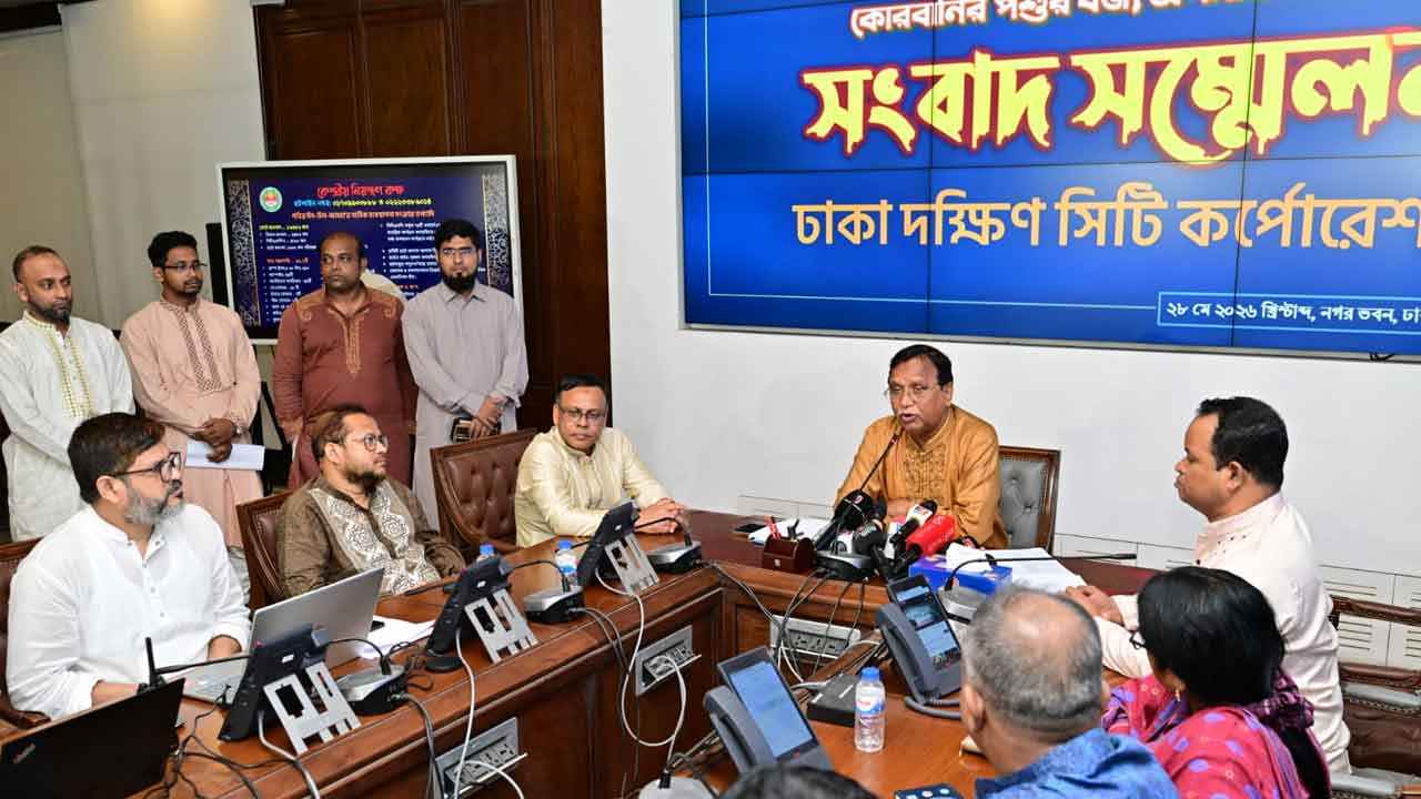 কোরবানির বর্জ্য পরিষ্কারে সফল ডিএসসিসি: প্রশাসক