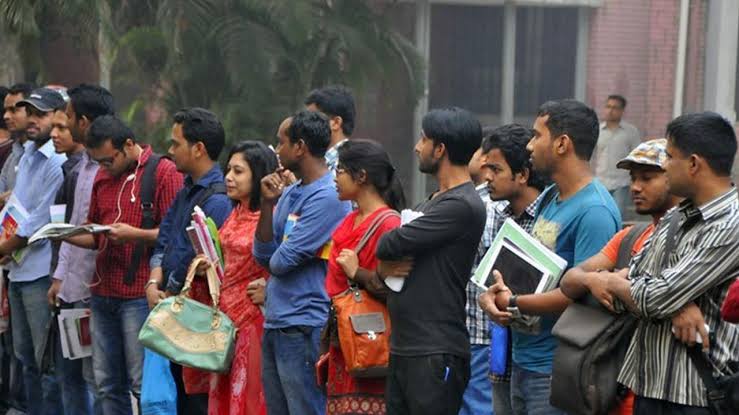 বর্তমান দেশে বেকারত্বের হার ৩.৩৫ শতাংশ